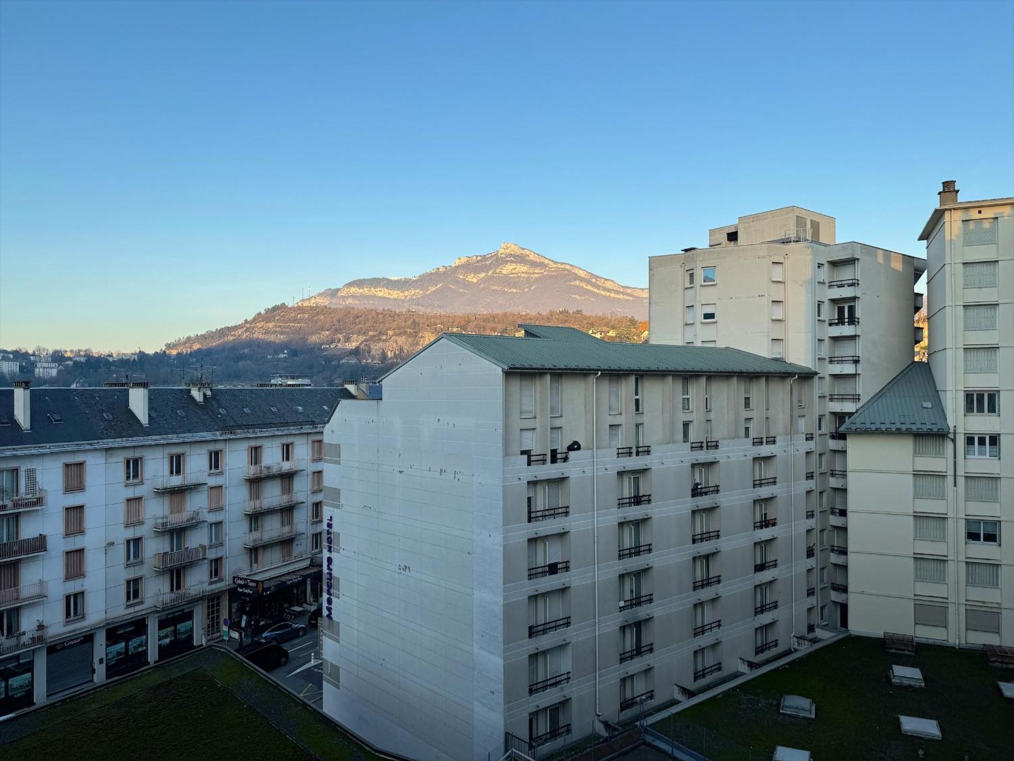Logement Autour De Moi * * * * * Chambéry Exterior foto